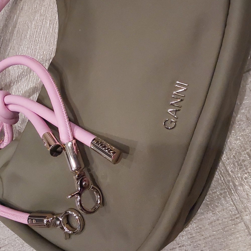 NWT GANNI Knot Hobo Bag in a kalamata green color contrasting pink Knot handle - Picture 3 of 13